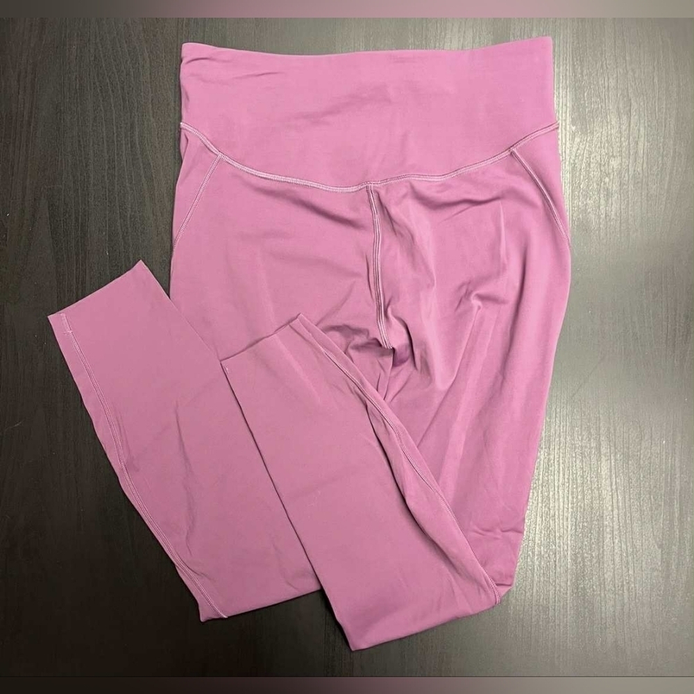 Lululemon Base Pace High-Rise Tight 25" - Sz 8 - Picture 2 of 4